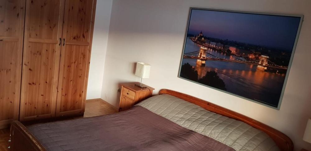 Sunshine Apartment room 6